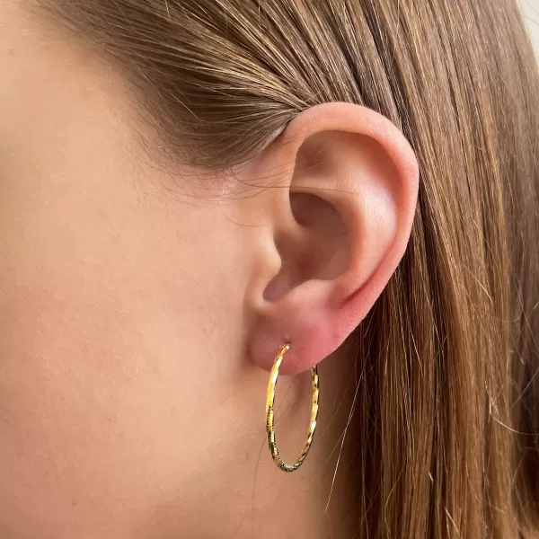 Pozlátené strieborné náušnice kruhy s ozdobným prelisovaním 61007