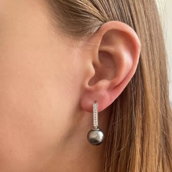 Strieborné visiace náušnice so Swarovski perlou a kryštálmi 71121.3 dark grey