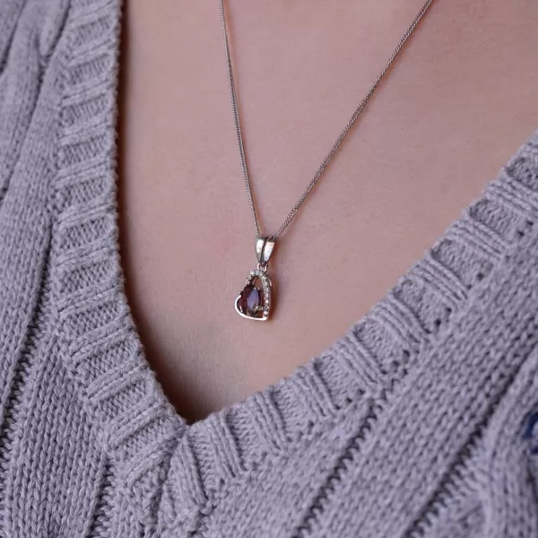 Strieborný náhrdelník luxusný s pravým minerálnym kameňom červené srdce 12090.3 garnet chekker