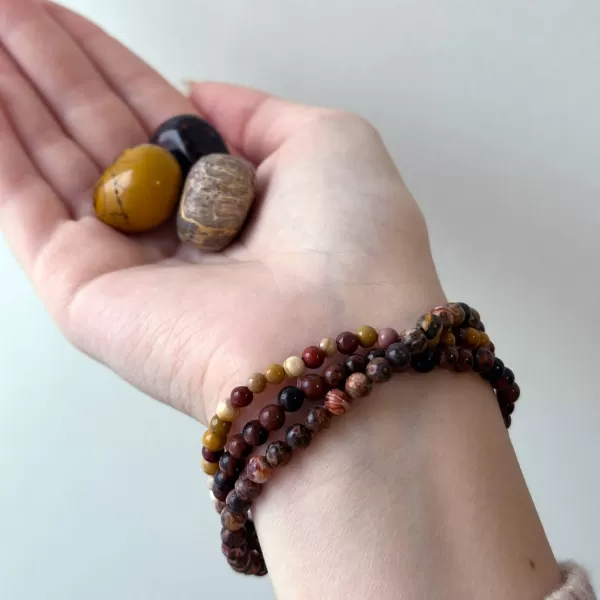 Náramky s minerálnymi kameňmi leopardí jaspis, mookait, avanturín 43043.3 tmavo hnedá