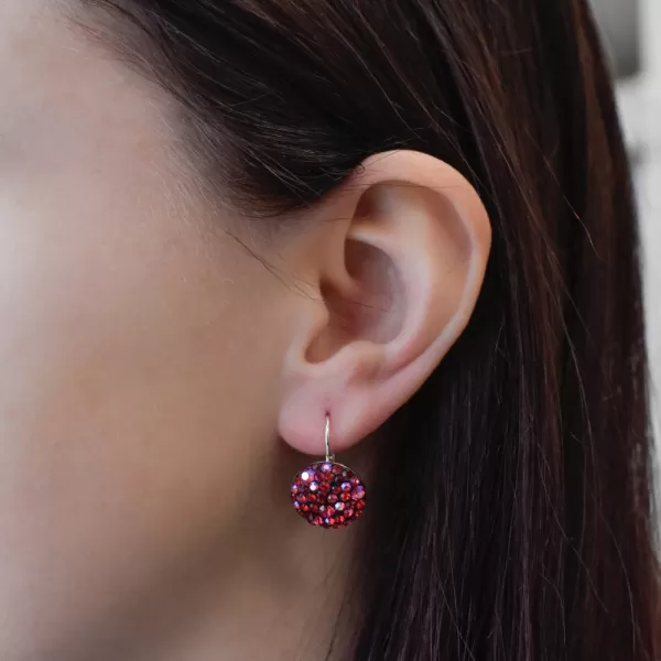 Strieborné náušnice visiace s kryštálmi Swarovski červené okrúhle 31176.3 cherry