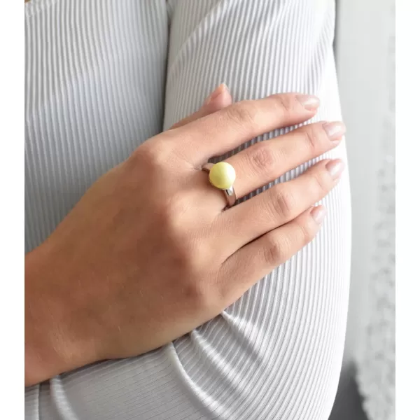 Strieborný prsteň so Swarovski perlou pastelovo žltý 35022.3