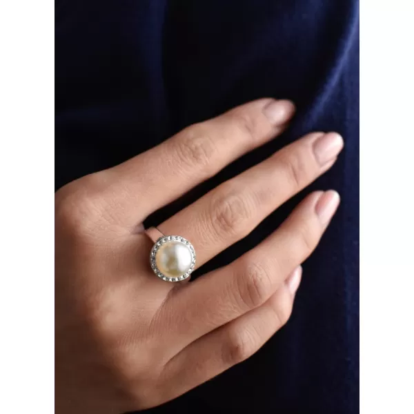 Strieborný prsteň s kryštálmi Swarovski a bielou perlou 35021.1