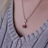 Strieborný náhrdelník luxusný s pravým minerálnym kameňom červený 12084.3 ruby
