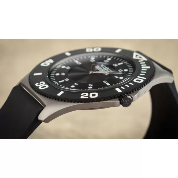 Invicta Reserve Quartz 44 mm