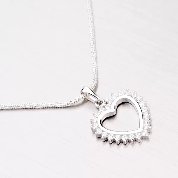 Strieborný prívesok - srdce so zirkónmi GKL788