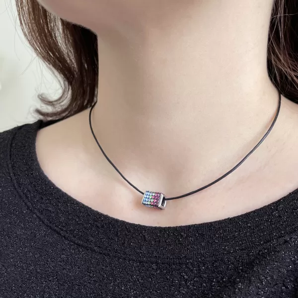 Strieborný prívesok s kryštálmi fialová kocka 34134.3