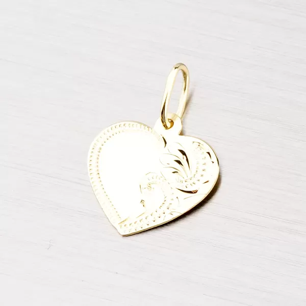 Zlatý prívesok v tvare srdca s gravírovaním 322P-131033