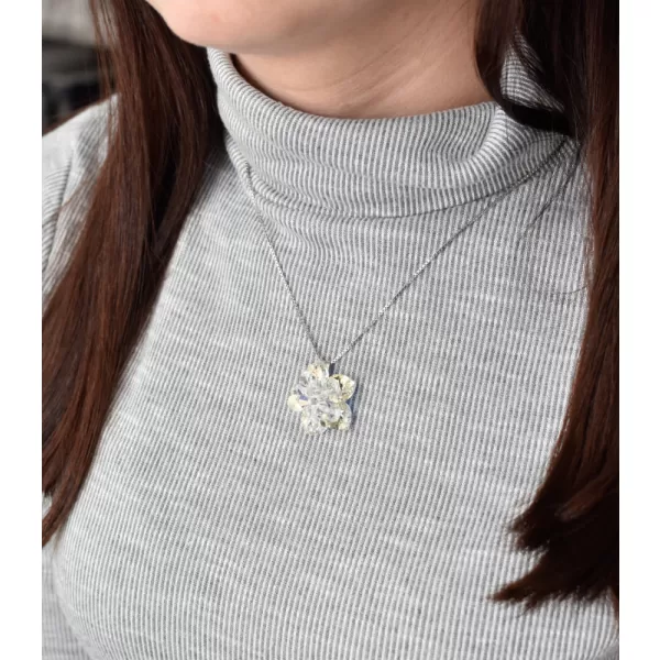 Strieborný prívesok s kryštálom Swarovski AB efekt kvetina 34072.2