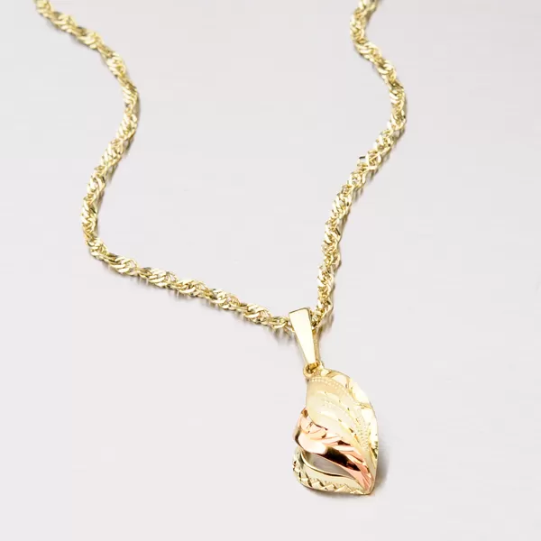 Zlatý prívesok s ručným rytím 53P-018