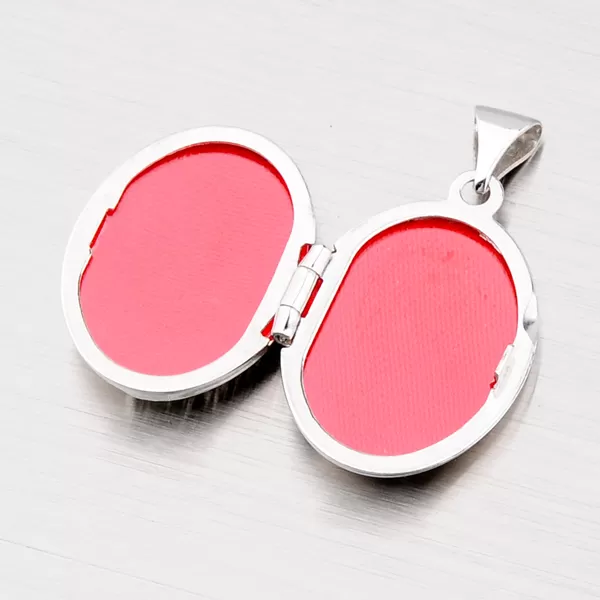 Medailón z bieleho zlata s gravírovaním 197-0302