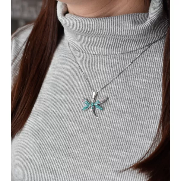 Strieborný prívesok s kryštálmi Swarovski modro-zelená vážka 34164.3