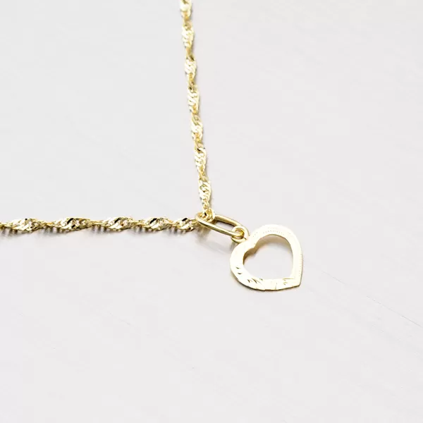 Zlatý prívesok v tvare srdca s gravírovaním 322P-131064