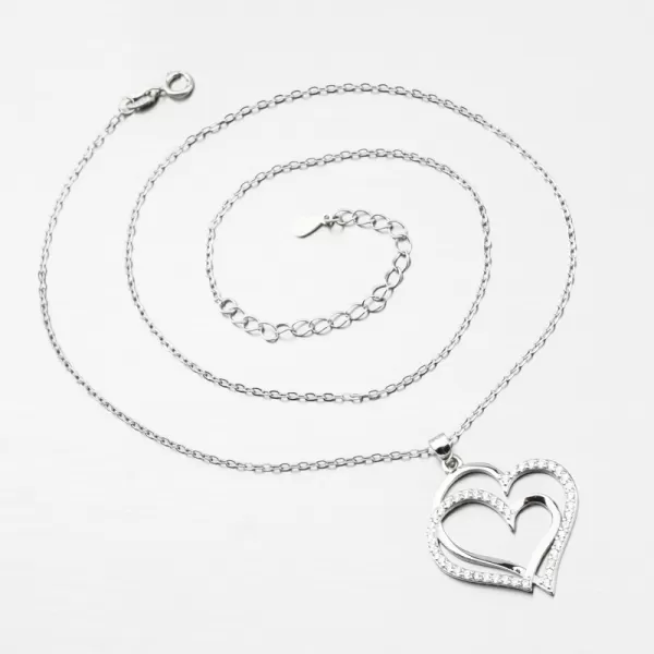 Strieborný náhrdelník srdca so zirkónmi SST-151514
