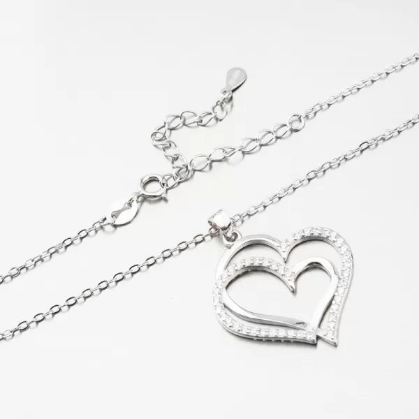 Strieborný náhrdelník srdca so zirkónmi SST-151514