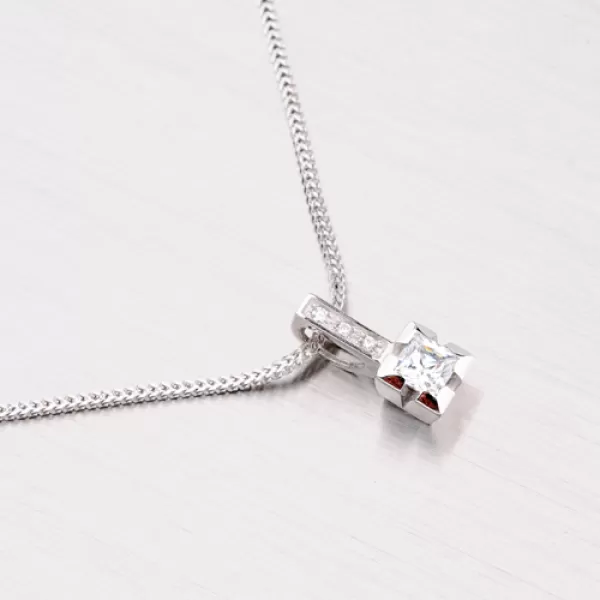 Žiarivý prívesok DZ1922B