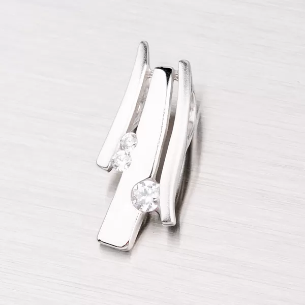 Zlatý prívesok so zirkónmi GZ1755B