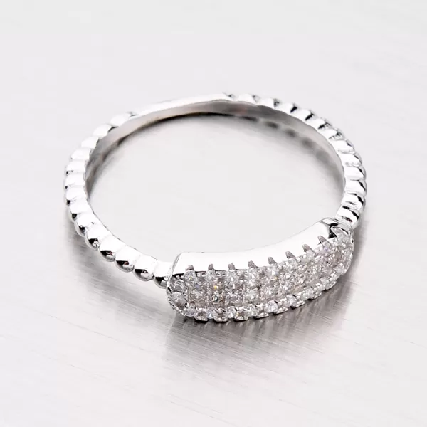 Prsteň so zirkónmi zo striebra RXC04140212