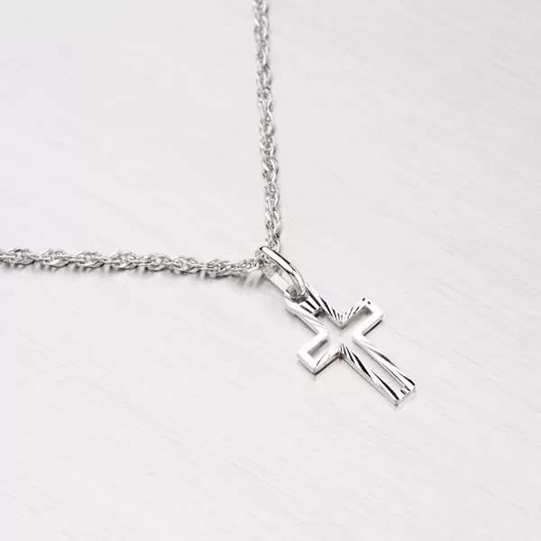 Krížik z bieleho zlata 43-2425