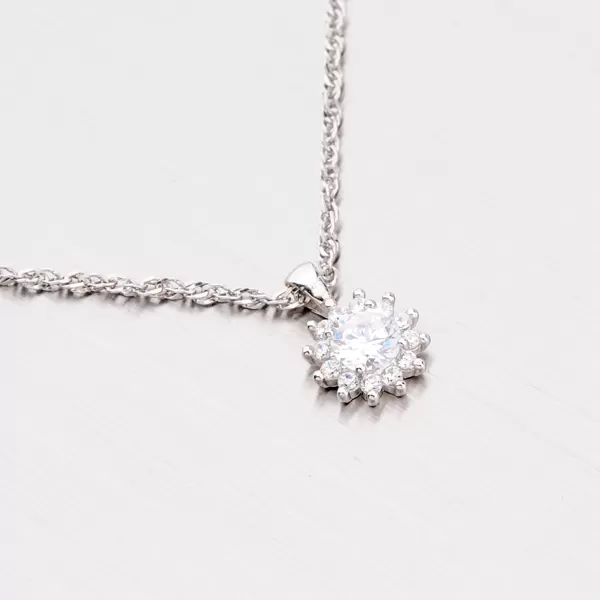 Žiarivý prívesok so zirkónmi YNG3000