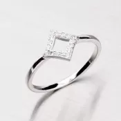 Strieborný prsteň so zirkónmi RXC04140187