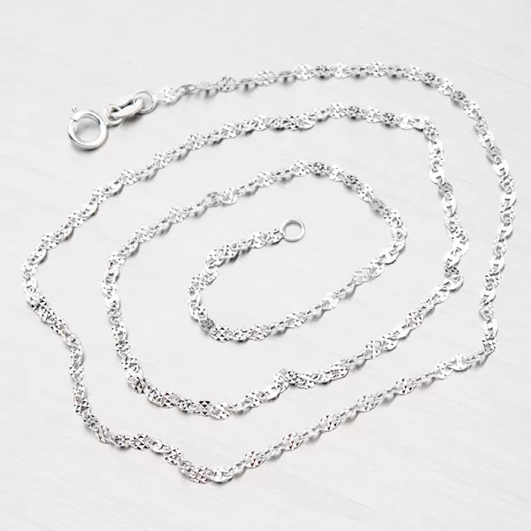 Gravírovaná retiazka z bieleho zlata 45-1578