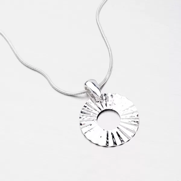 Prívesok zo striebra PN685A