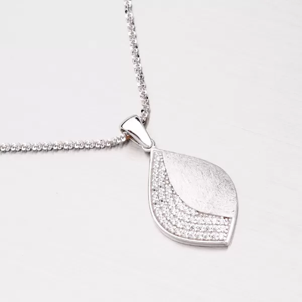 Strieborný prívesok so zirkónmi ZS-063P-OKS