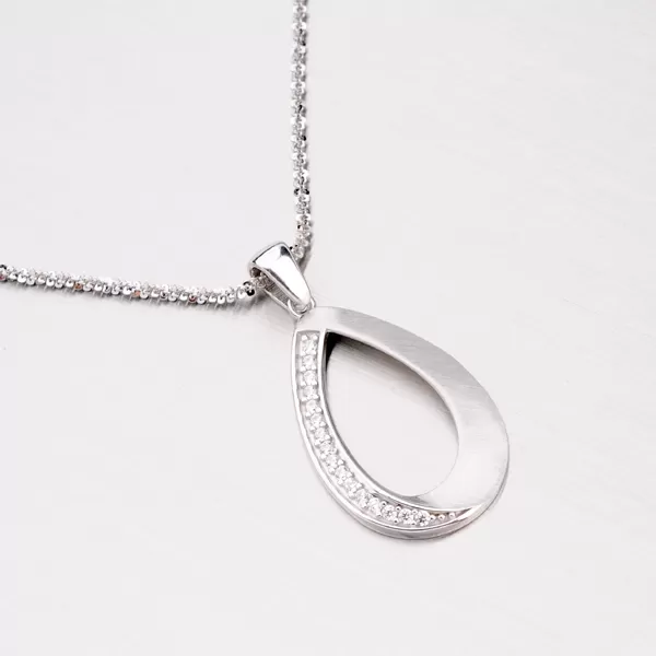 Strieborný prívesok so zirkónmi ZS-041-OKS