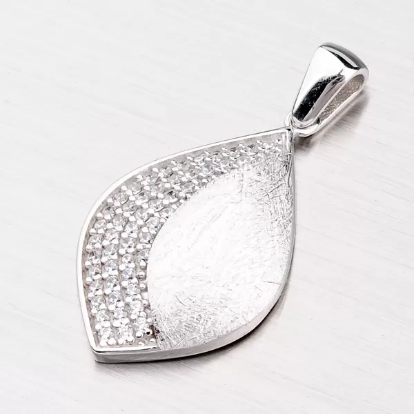 Strieborný prívesok so zirkónmi ZS-063P-OKS