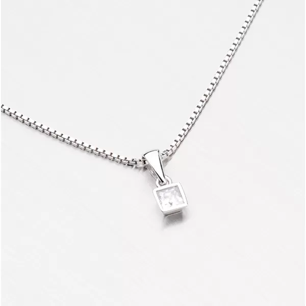 Prívesok so zirkónom z bieleho zlata 687-0420