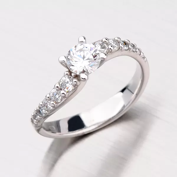 Prsteň so zirkónmi GZ2102B