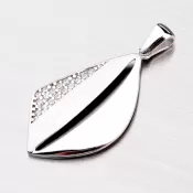 Prívesok zo striebra so zirkónmi ZS-038-OKS