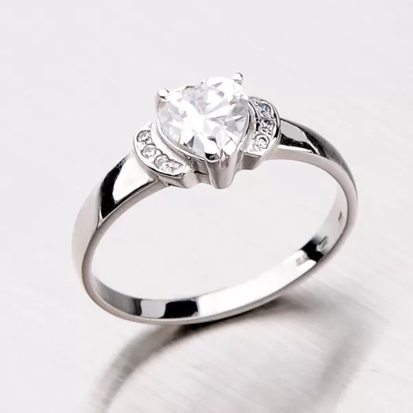 Prsteň z bieleho zlata so zirkónmi 356-0026