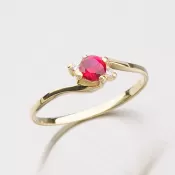 Dámsky prsteň s rubínom a zirkónmi 351-0106