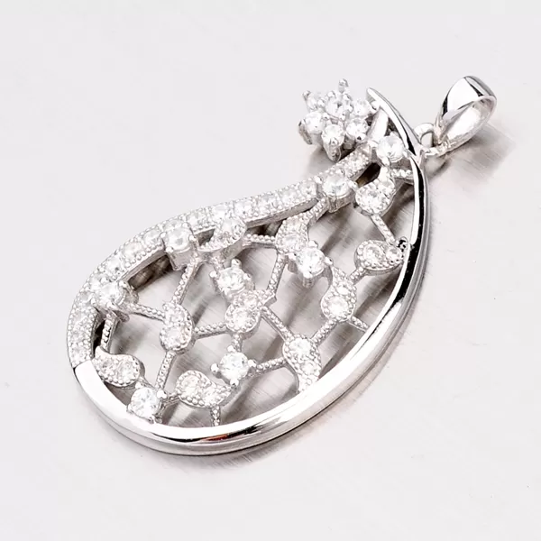 Strieborný prívesok so zirkónmi AP1453