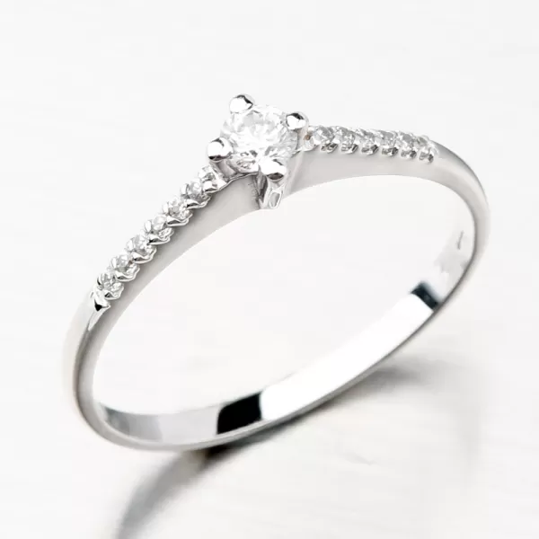 Prsteň z bieleho zlata so zirkónmi 356-0223