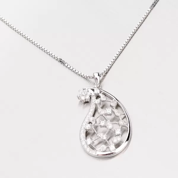 Strieborný prívesok so zirkónmi AP1453