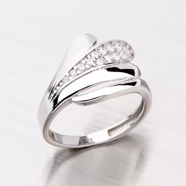 Strieborný prsteň so zirkónmi HK-513-OKS