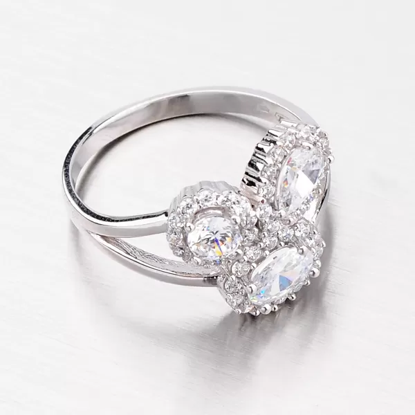 Prsteň z bieleho zlata so zirkónmi 11-083