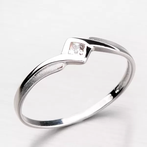 Zlatý prsteň so štvorcovým zirkónom DZ1113-B