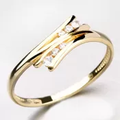 Zlatý prsteň zdobený zirkónmi DZ1950-ZL