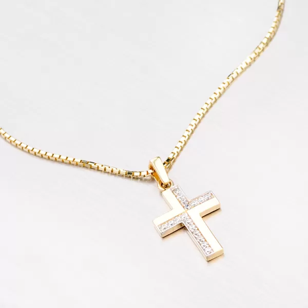 Zlatý prívesok v tvare kríža so zirkónmi 43-21344