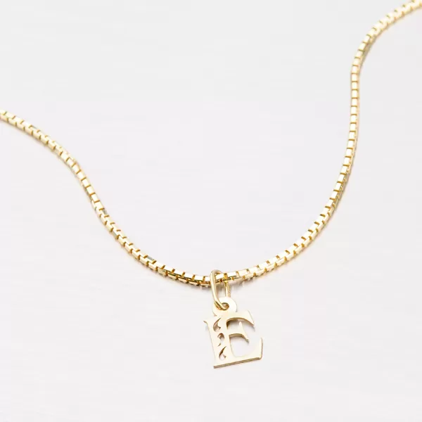 Zlaté písmeno E 442-0002-E