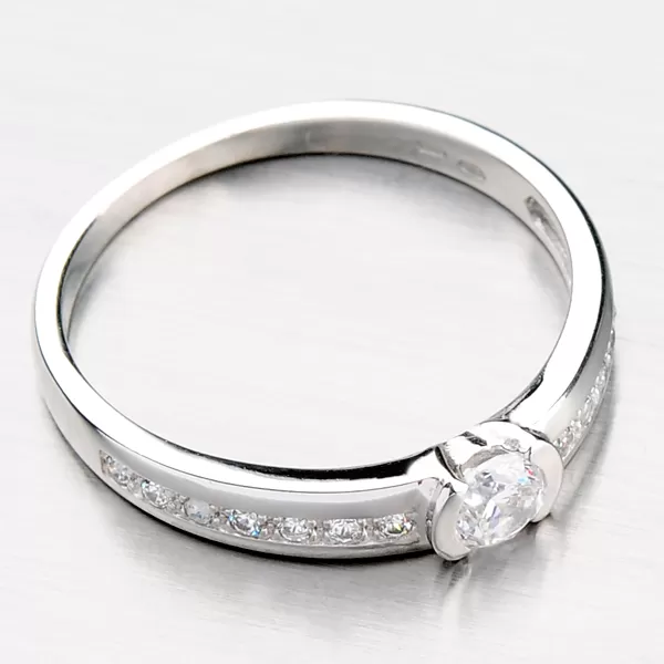 Krásny dámsky prsteň so zirkónmi DZ2106-B