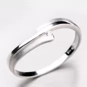 Zlatý prsteň s lesklou a matnou povrchovou úpravou DZ2000-B