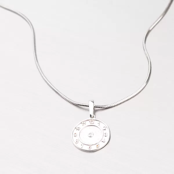 Prívesok krstiacej hodiny z bieleho zlata 687-0043