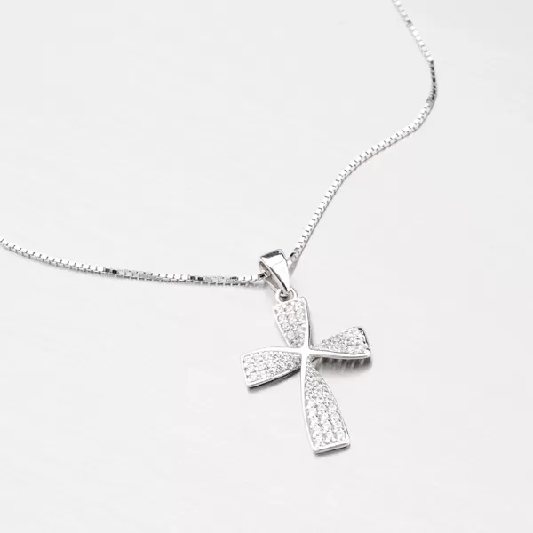 Prívesok z bieleho zlata v tvare kríža 43-21526