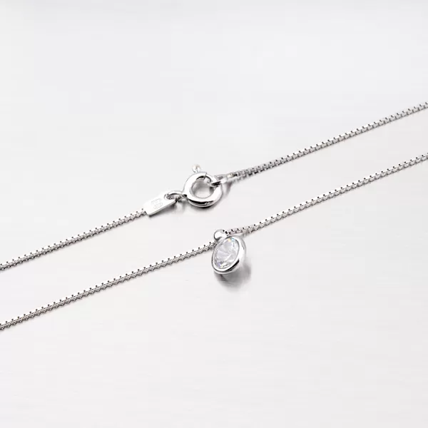 Náhrdelník s okrúhlym zirkónom M3014B