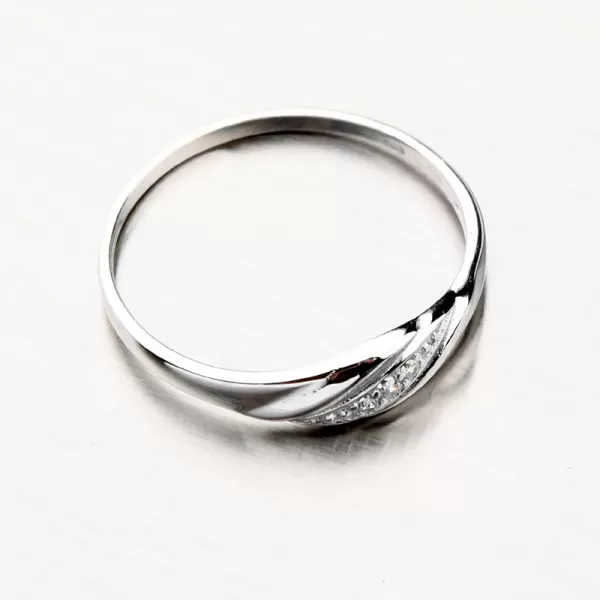 Krásny prsteň so zirkónmi DZ2084-B